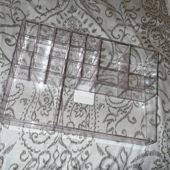 Makeup organizer - Picture 1 of 2